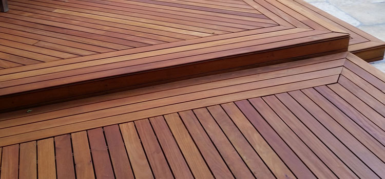 Redwood Decking Material in Valencia, CA